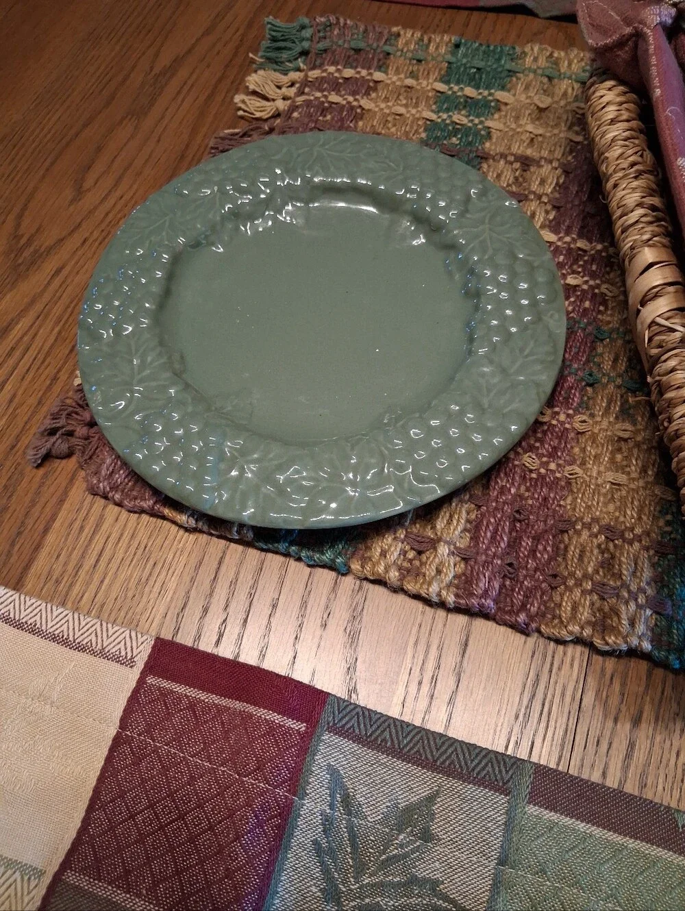 Autumn themed tabletop in earthly burgundy and greens -10 pc.‎ set